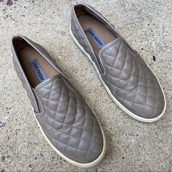 Steve Madden Shoes - Sale 🍀Steve Madden Quilted  Slip On Shoes